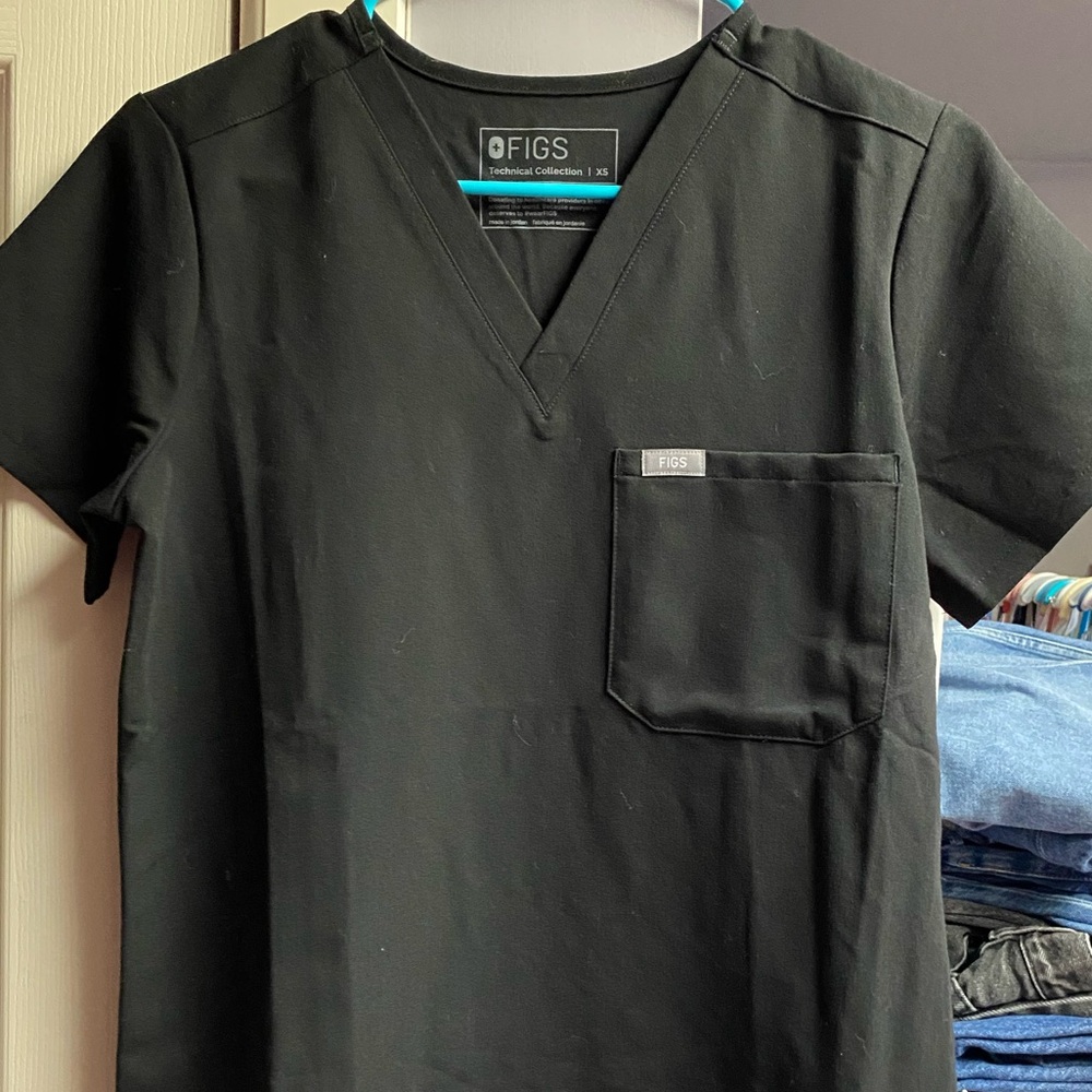 Figs Short Sleeve scrub shirt